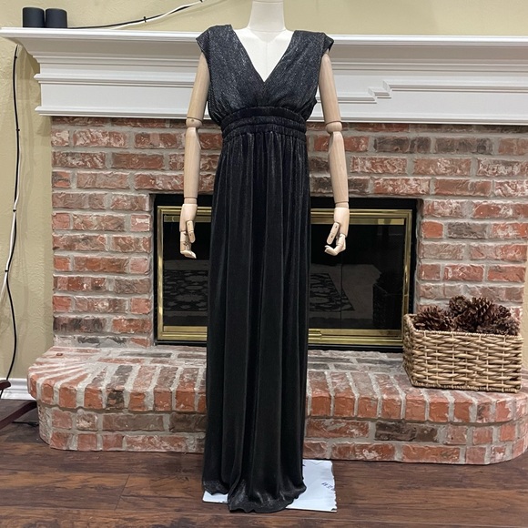 Romeo & Juliet Couture shimmering grey/silver evening gown / L / NWT - Picture 1 of 14